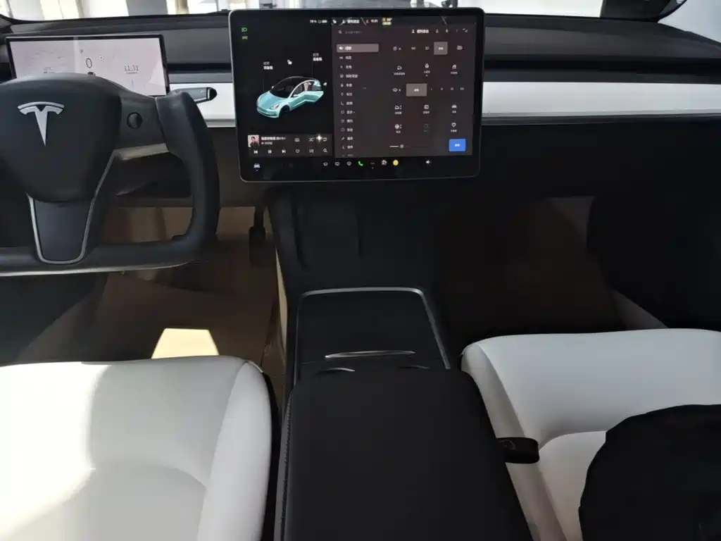 Tesla Model 3 — миниатюра 13