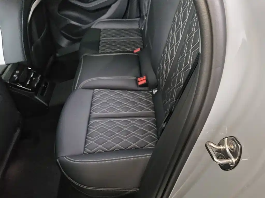 Audi A5L — миниатюра 17