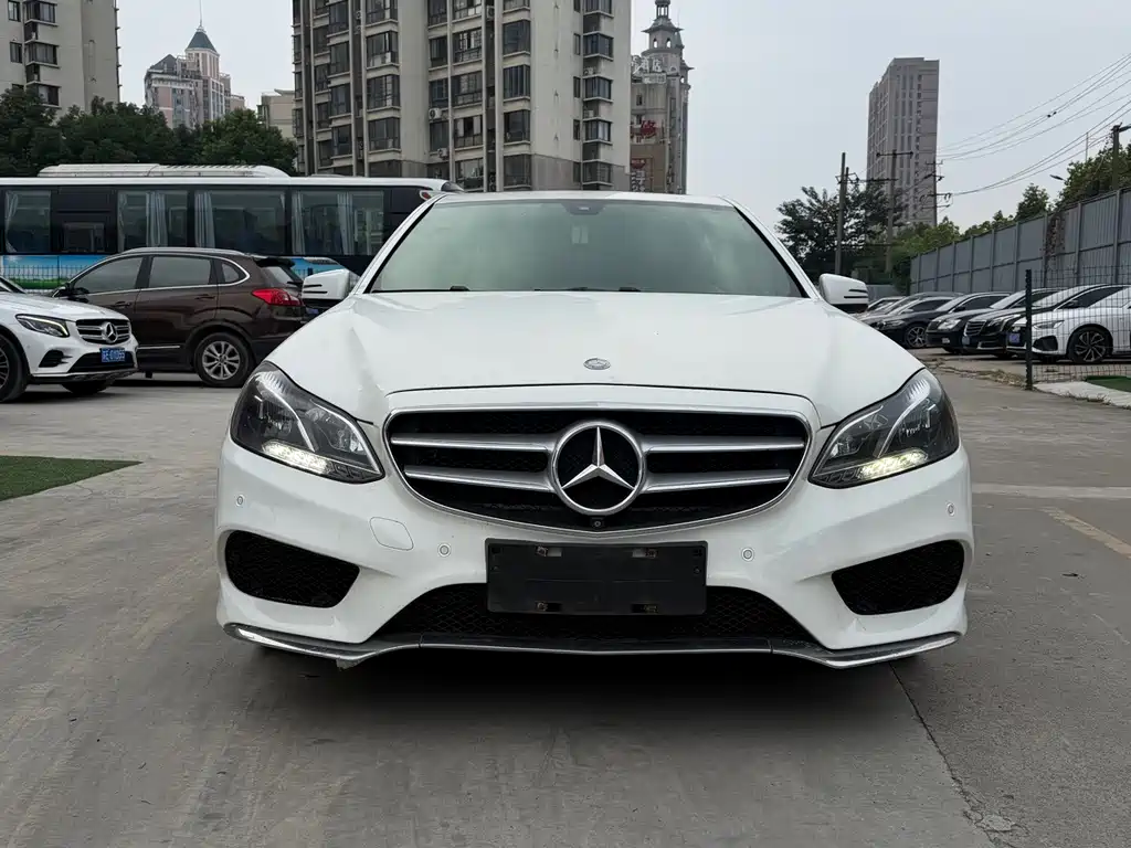 Mercedes-Benz E-Class — миниатюра 2