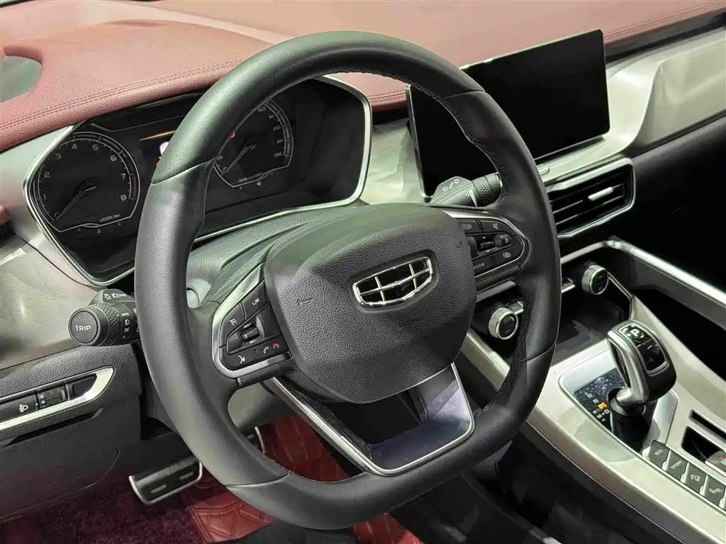 Geely Binyue — миниатюра 9