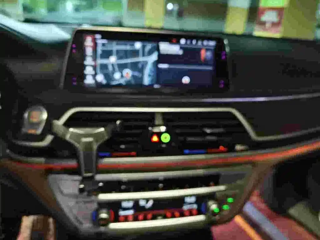 BMW 7 Series — миниатюра 6