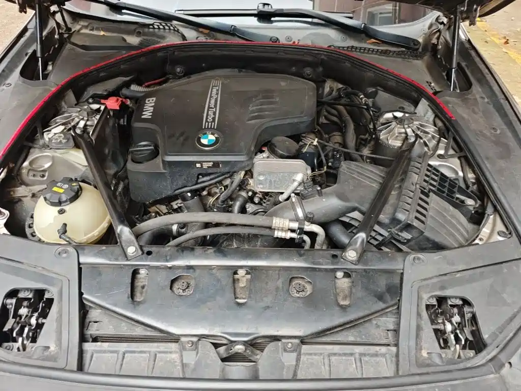 BMW 5 Series — миниатюра 16