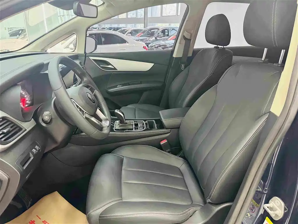 BYD MAX — миниатюра 12