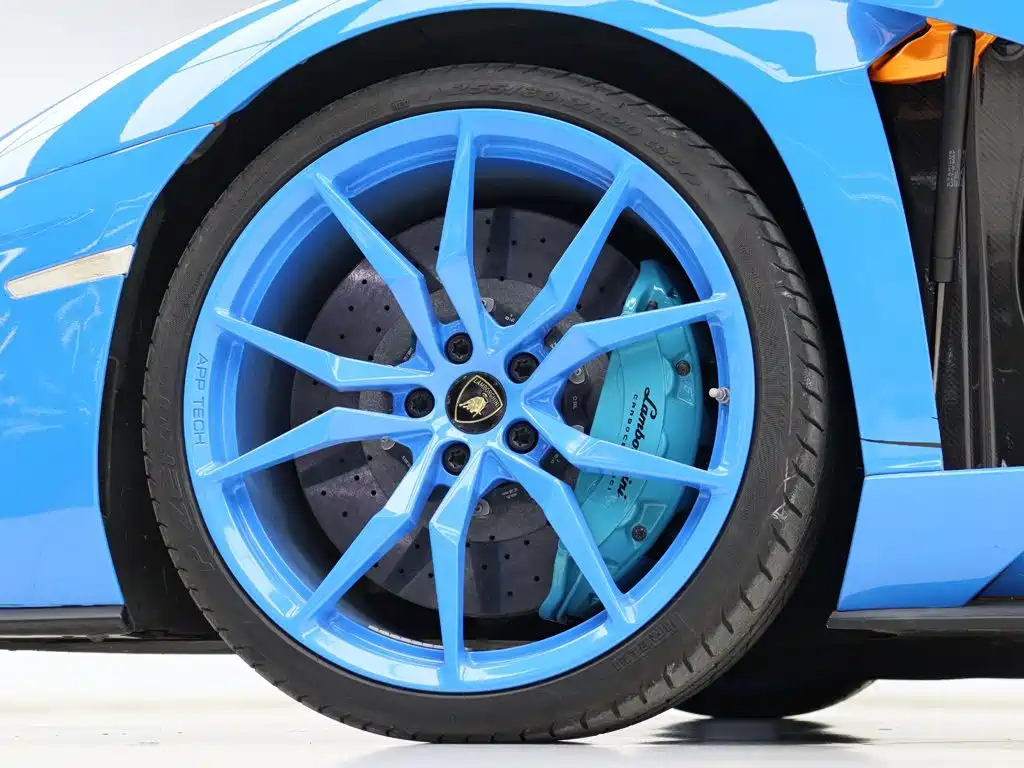 Lamborghini Aventador — миниатюра 24