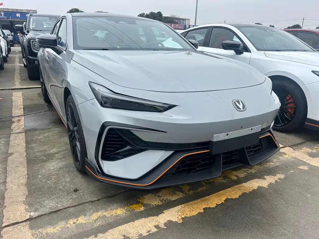 Changan UNI-V 2025 1.5T 500Bar Luxury Sport