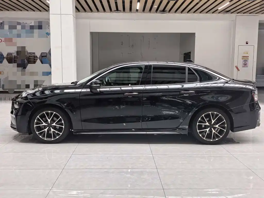 Lynk & Co 03 — миниатюра 7