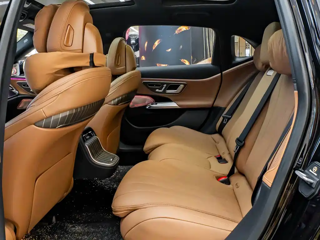 Mercedes-Benz E-Class — миниатюра 27