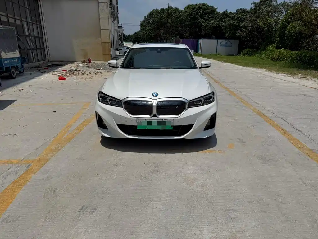 BMW i3 2022 eDrive 35 L