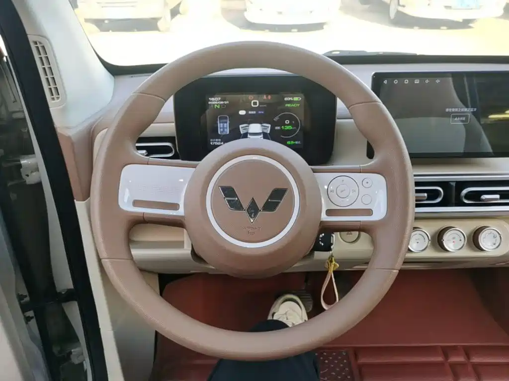 Wuling MINIEV — миниатюра 11