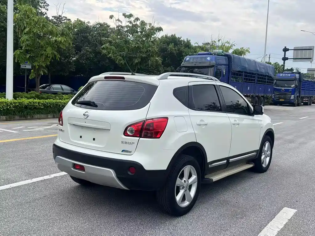 Nissan Qashqai — миниатюра 6