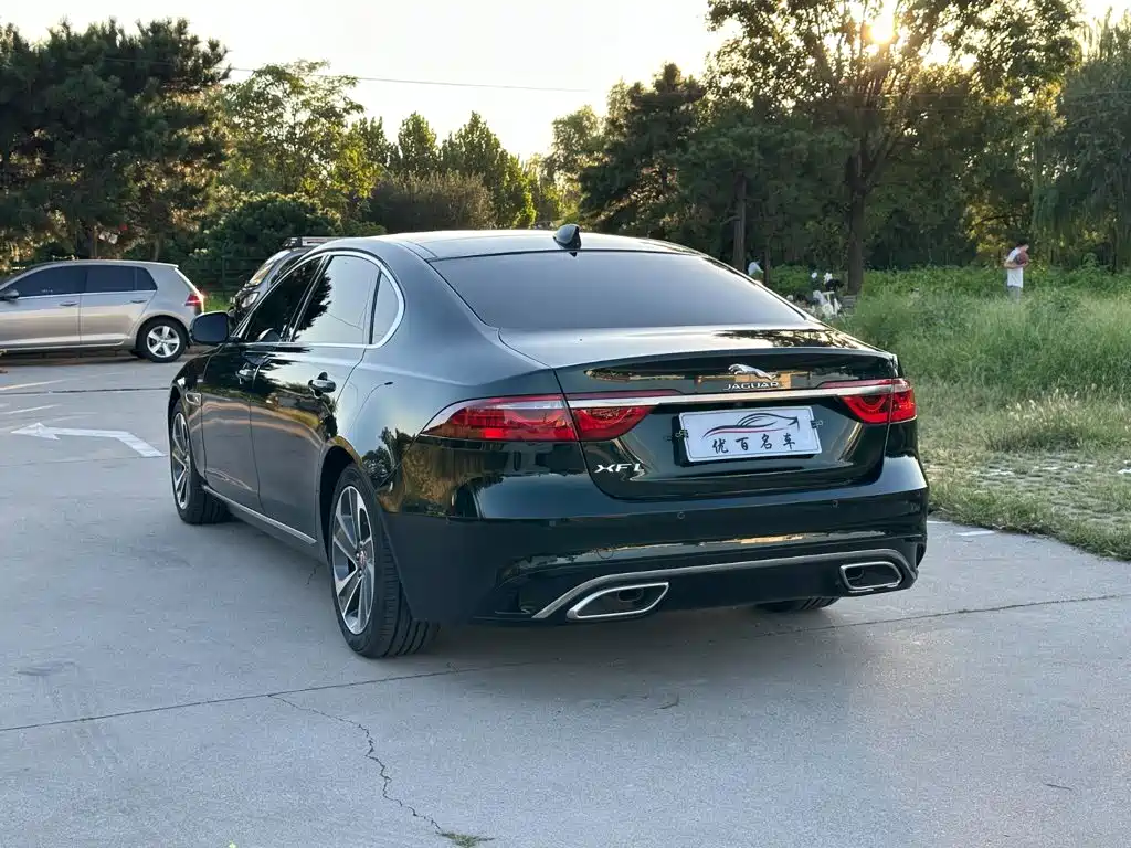 Jaguar XFL — миниатюра 4