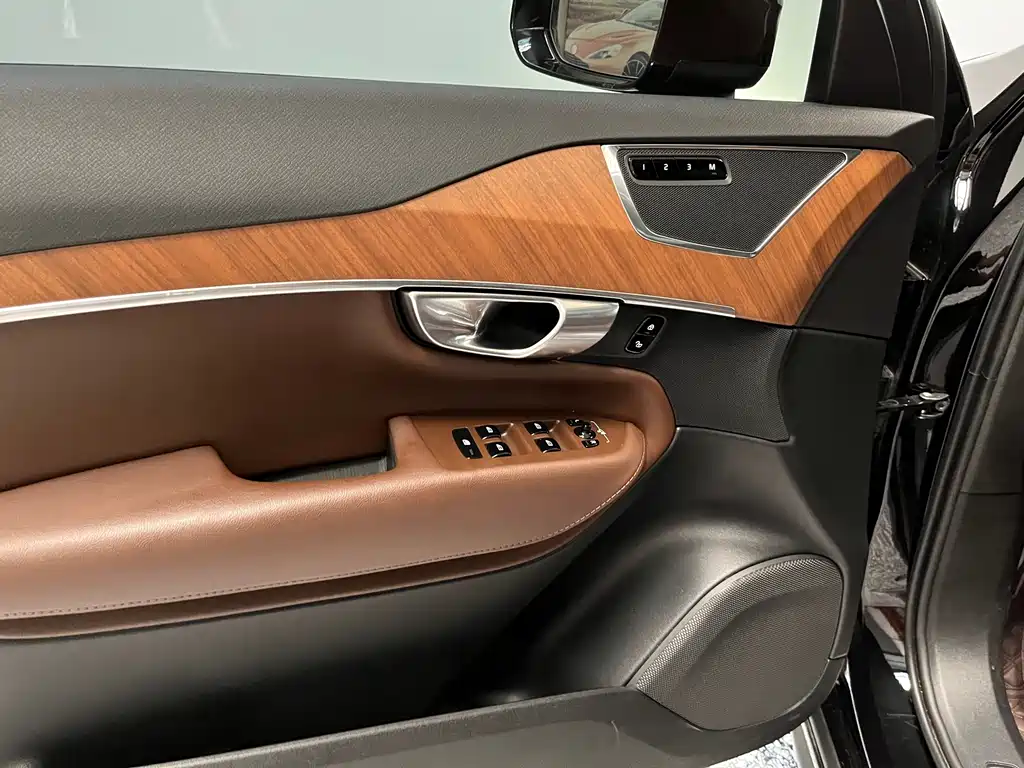 Volvo XC90 — миниатюра 6