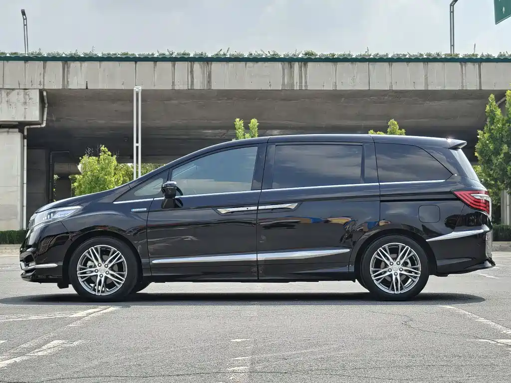 Honda Elysion — миниатюра 8