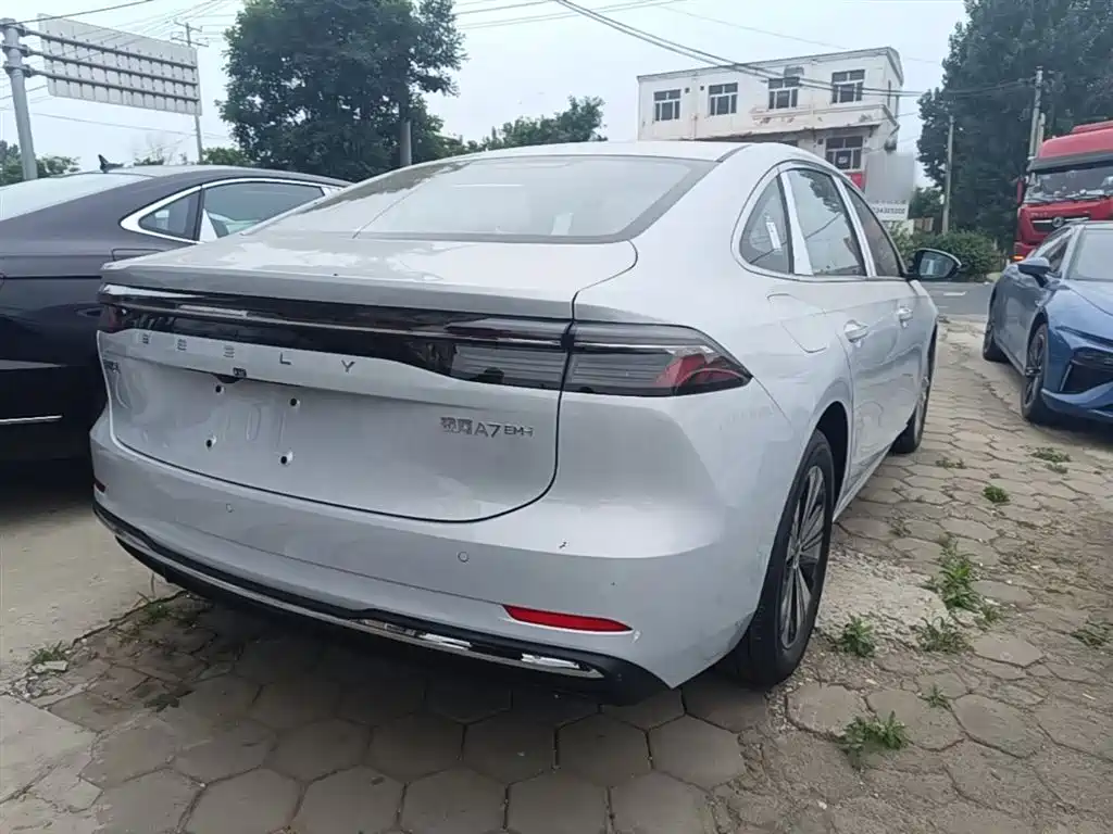 Geely Galaxy Galaxy A7 EM A7 EM 2025 EM-i 150km Premium