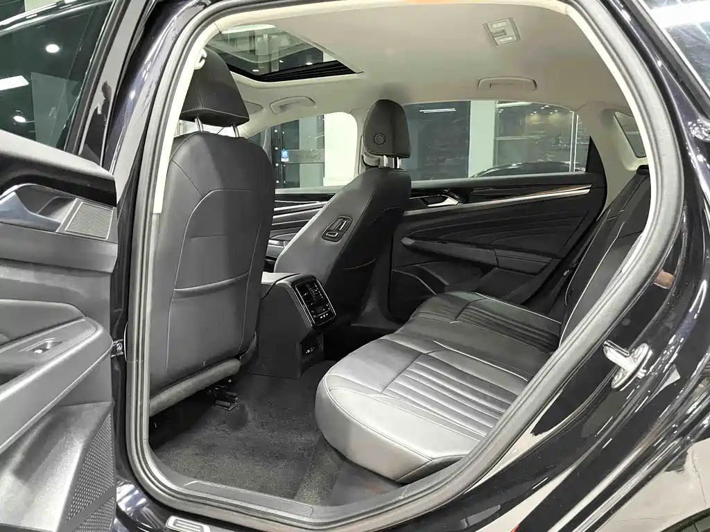 Volkswagen Passat 2023 280TSI Elite