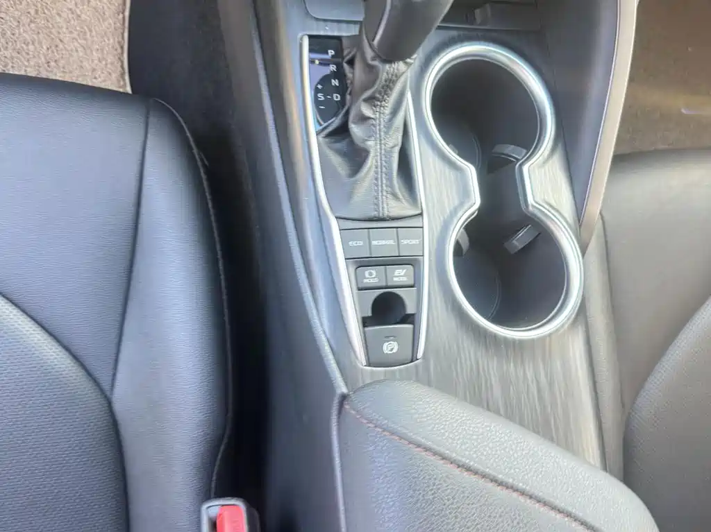 Toyota Camry — миниатюра 10