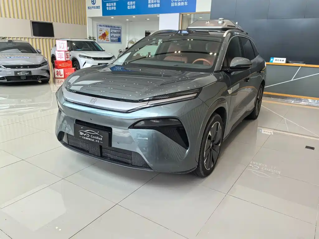 BYD Tang L