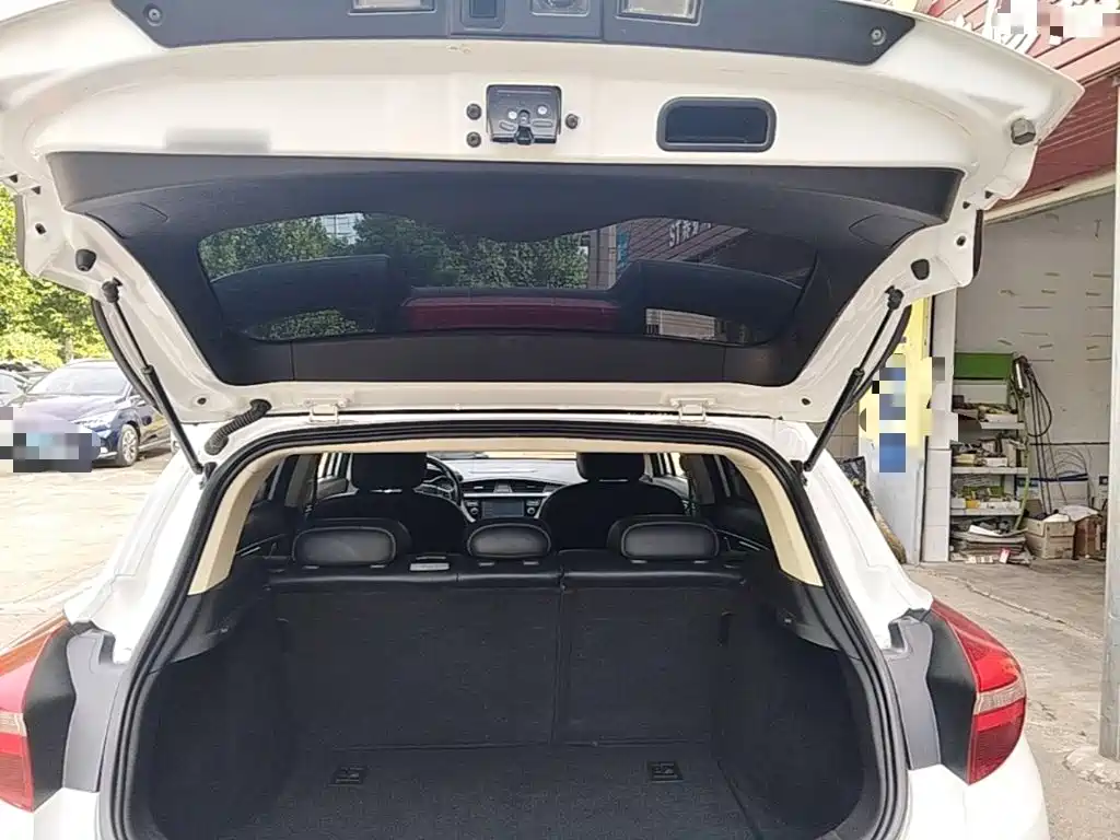 Geely Emgrand GS — миниатюра 19