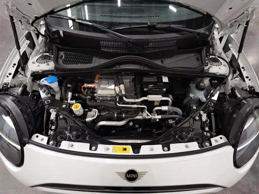 Mini COOPER 2024 456km COOPER E