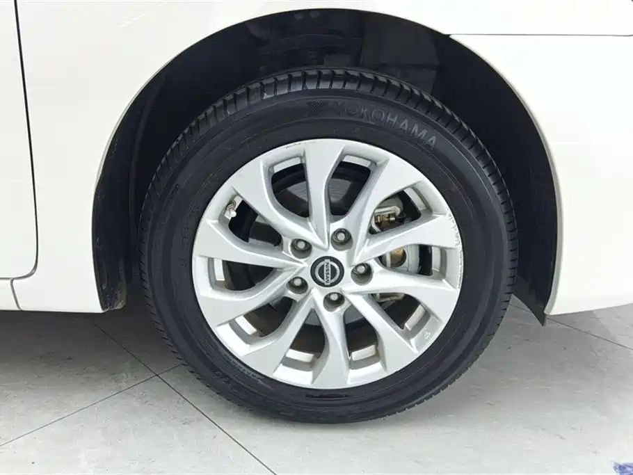 Nissan Sylphy 2016 1.6XV CVT Smart