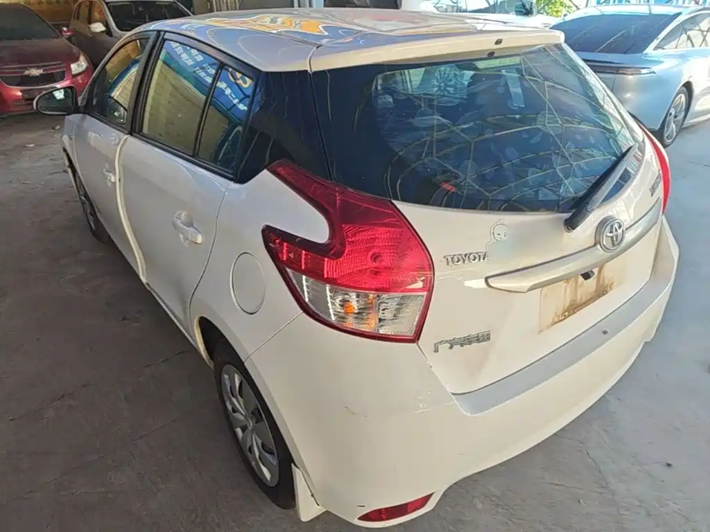 Toyota Yaris L — миниатюра 5