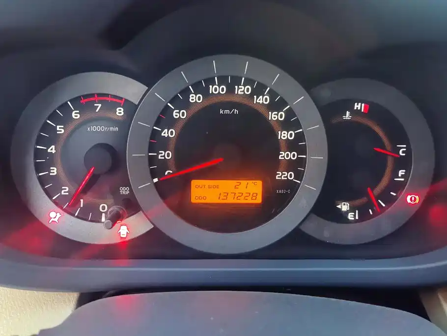Toyota RAV4 — миниатюра 14