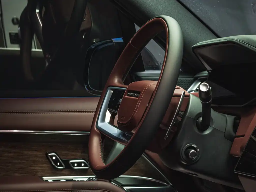 Land Rover Range Rover — миниатюра 18