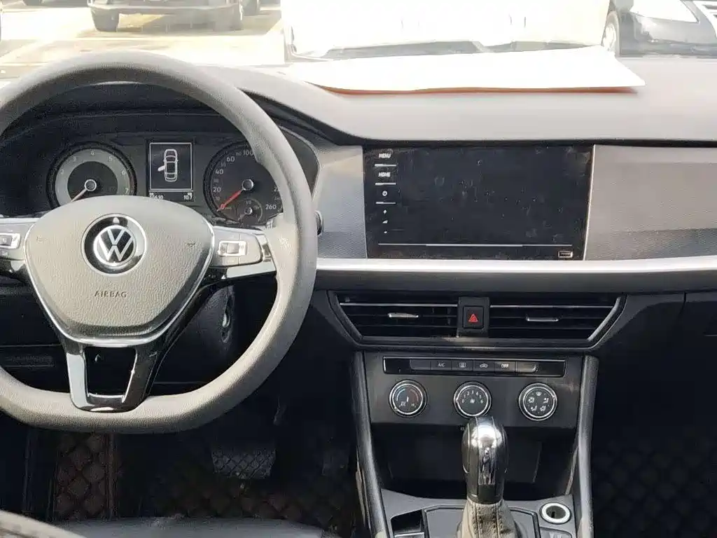 Volkswagen Lavida — миниатюра 5