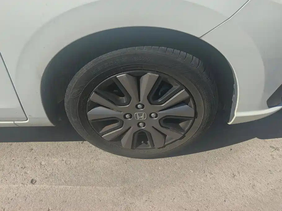 Honda Fit — миниатюра 6