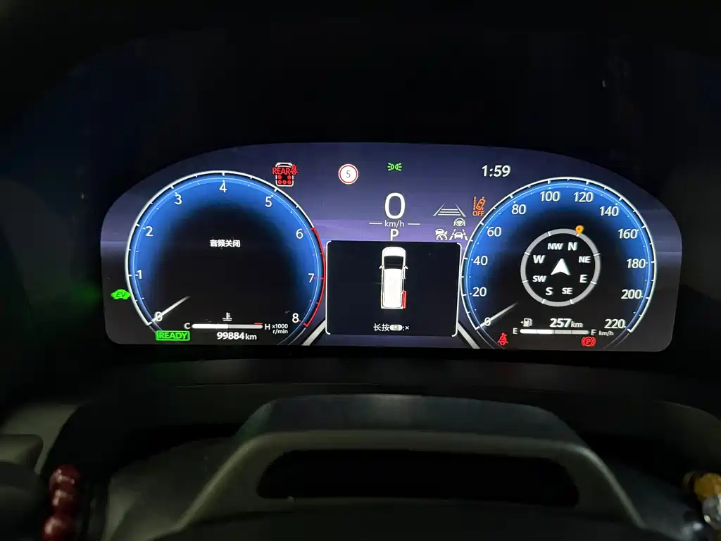 Toyota Alphard — миниатюра 8
