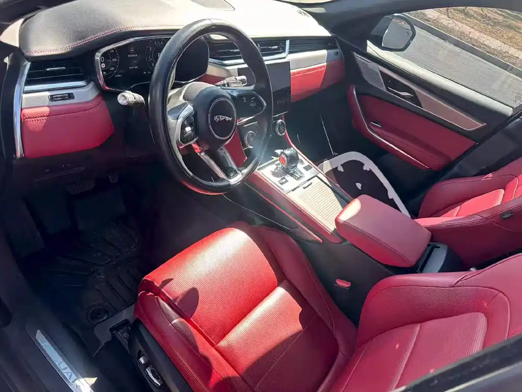 Jaguar F-PACE — миниатюра 4