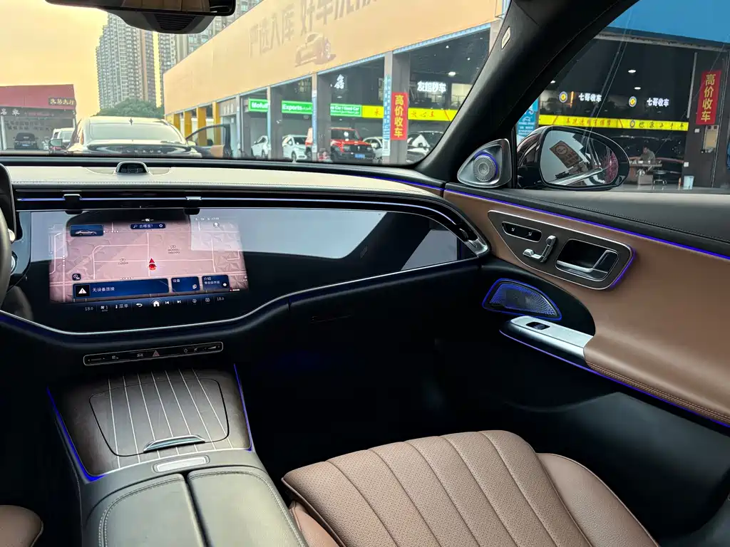 Mercedes-Benz E-Class — миниатюра 12