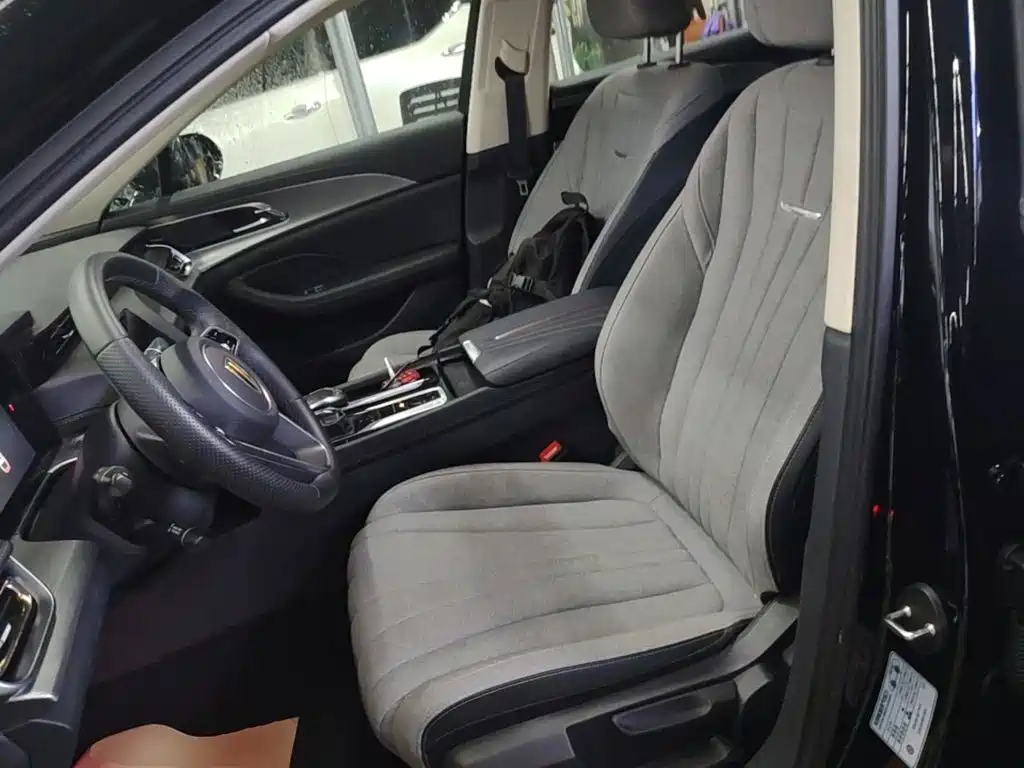Hongqi Hongqi H5 — миниатюра 15