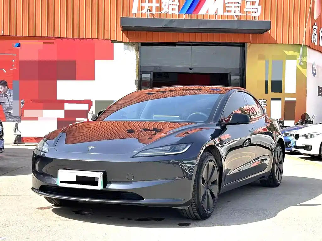 Tesla Model 3 2024