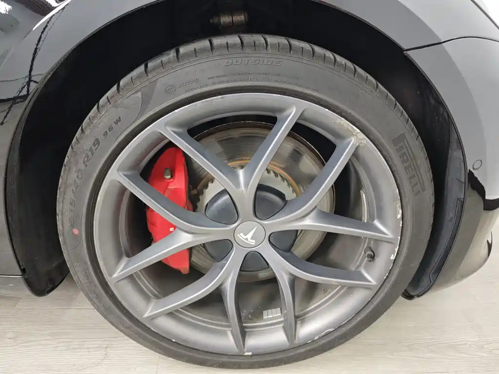 Tesla Model 3 — миниатюра 45