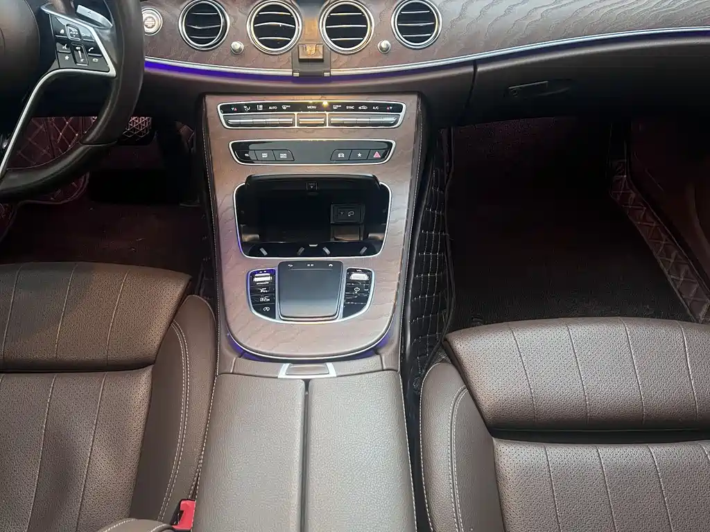 MERCEDES-BENZ E CLASS