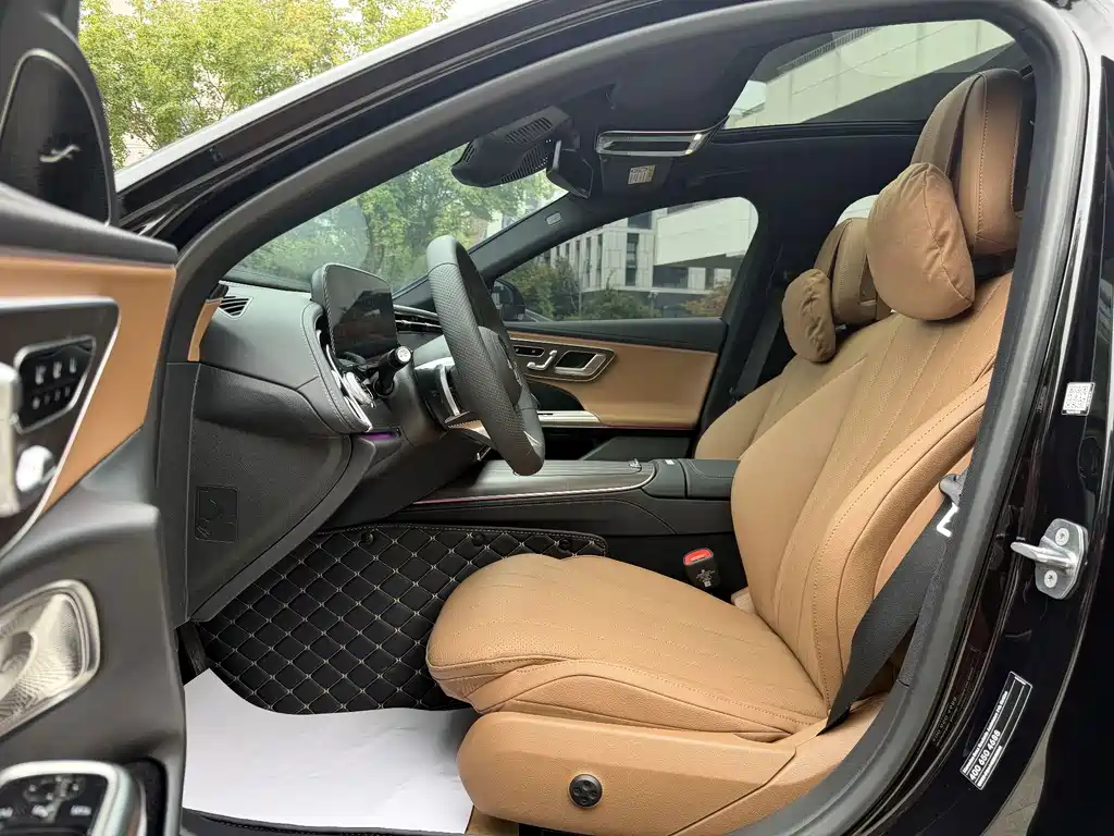 Mercedes-Benz E-Class — миниатюра 7