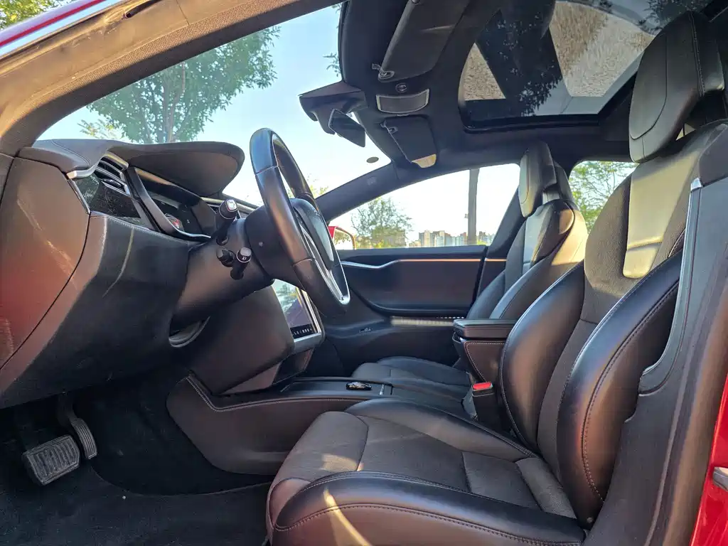 Tesla Model S — миниатюра 5