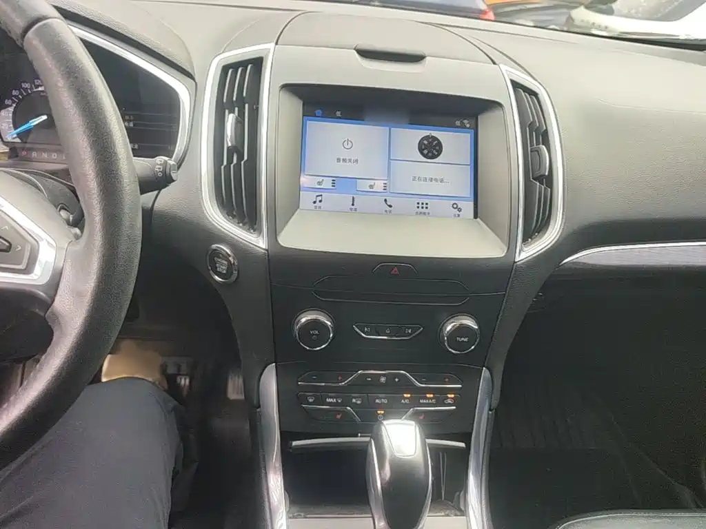 Ford Edge — миниатюра 6