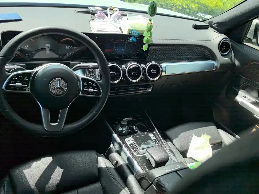 Mercedes-Benz GLB — миниатюра 12