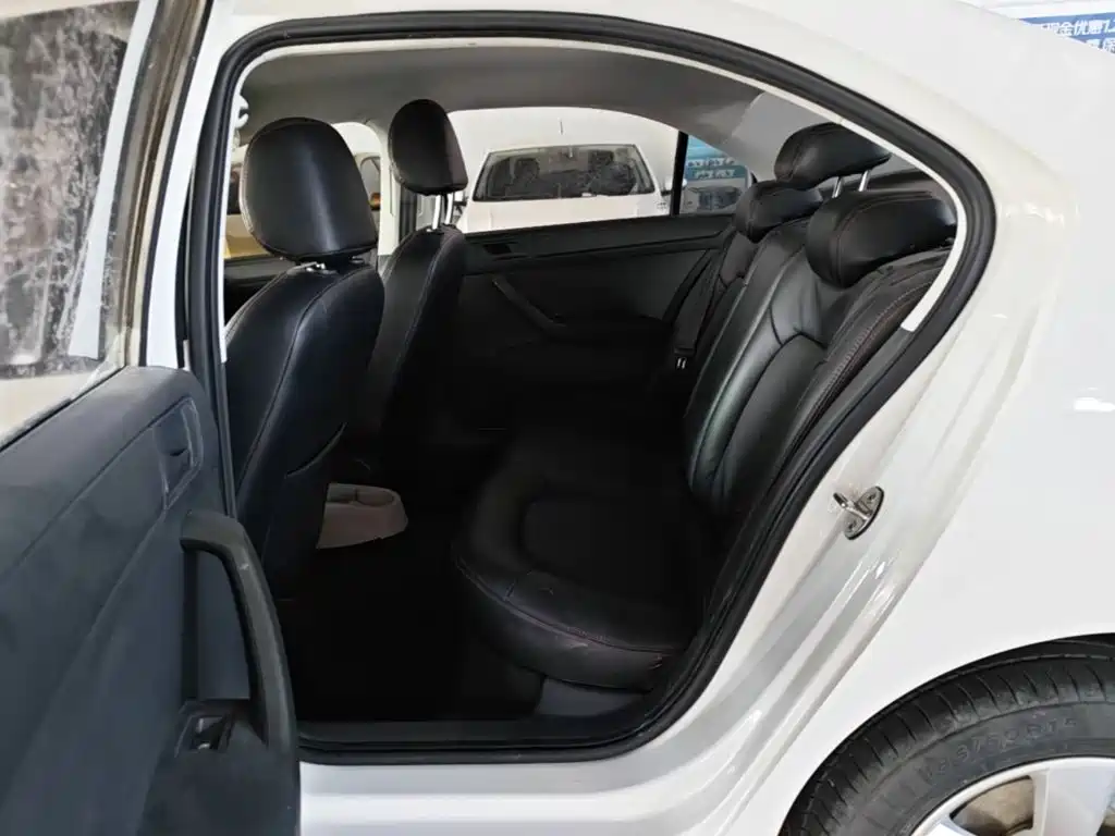 Skoda Rapid — миниатюра 17