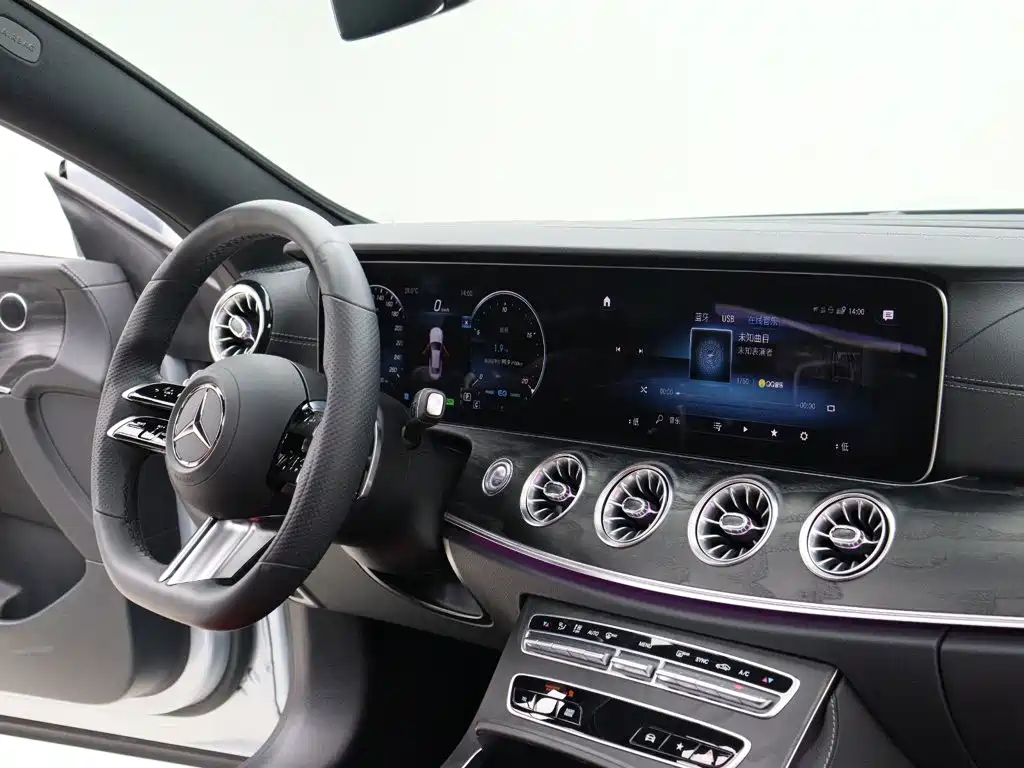 Mercedes-Benz E-Class (Import) — миниатюра 11