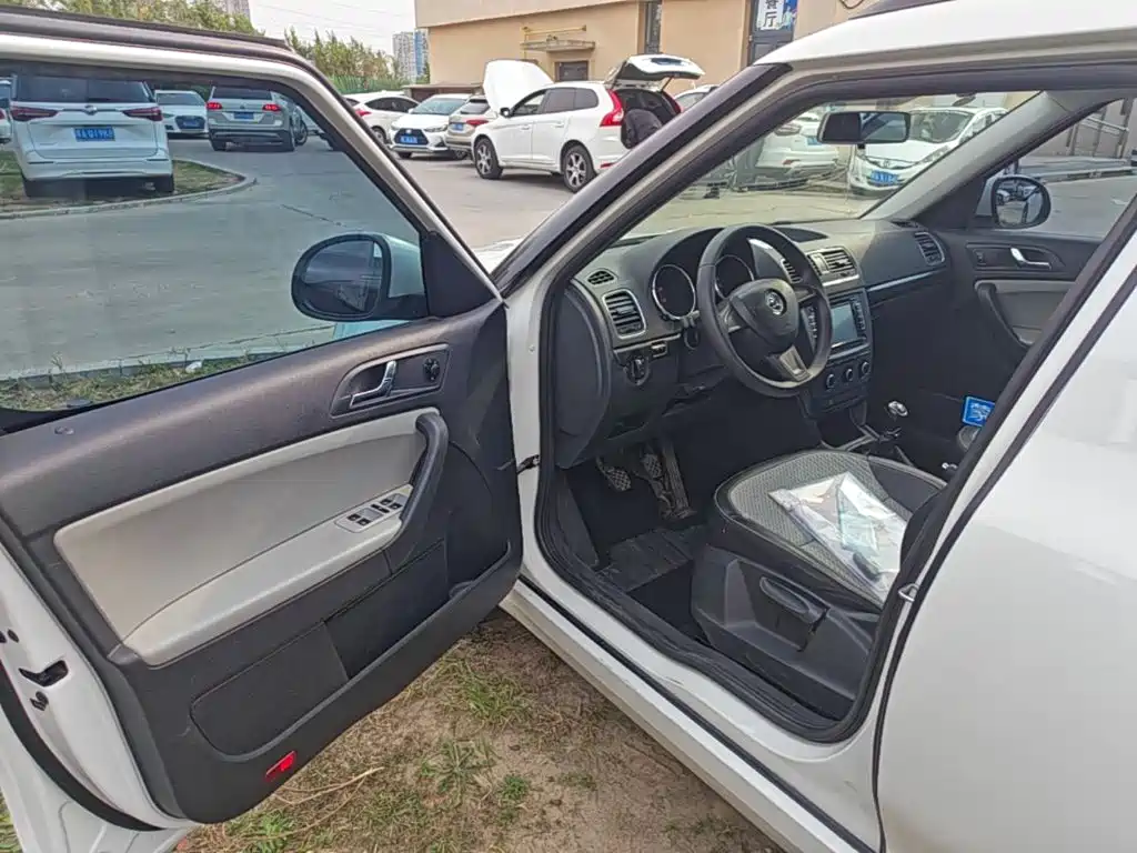 Skoda Yeti — миниатюра 12