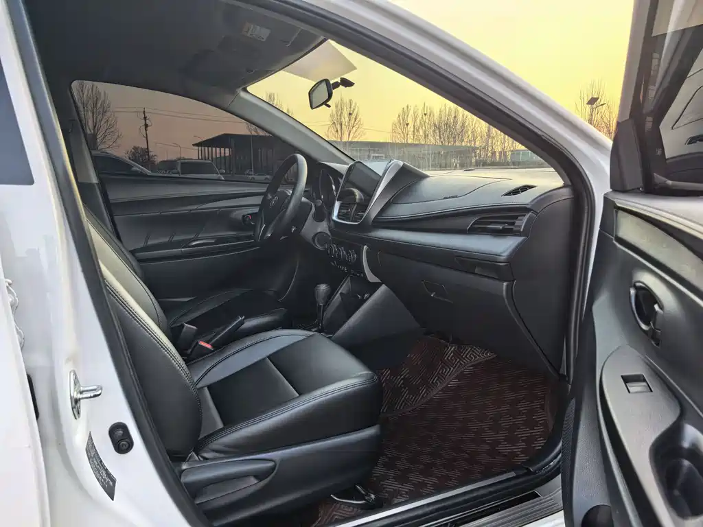 TOYOTA YARIS L ZHIXUAN