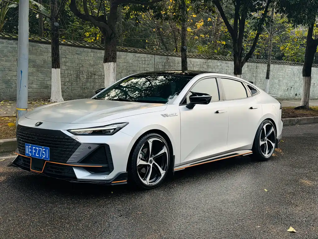 Changan UNI-V 2022
