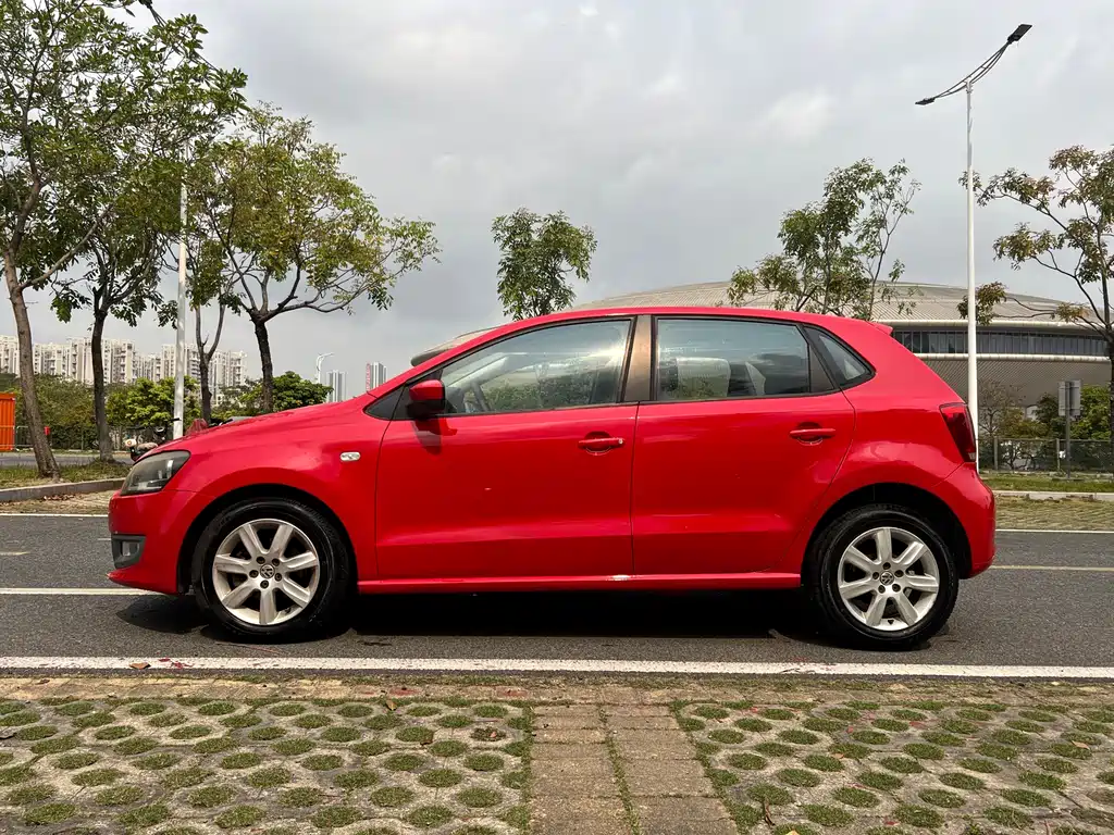 Volkswagen Polo 2013 1.6L AT Comfort