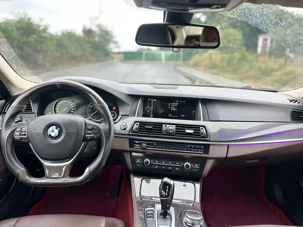 BMW 5 Series — миниатюра 7