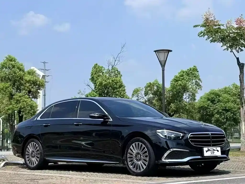 Mercedes-Benz E-Class — миниатюра 3