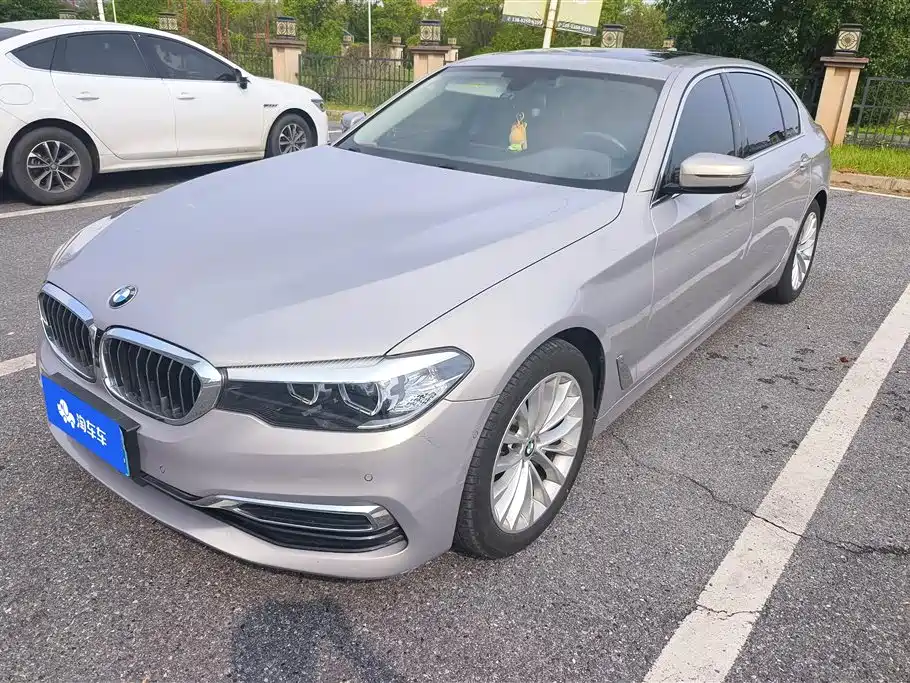 BMW 5 Series 2020 525Li Luxury Package
