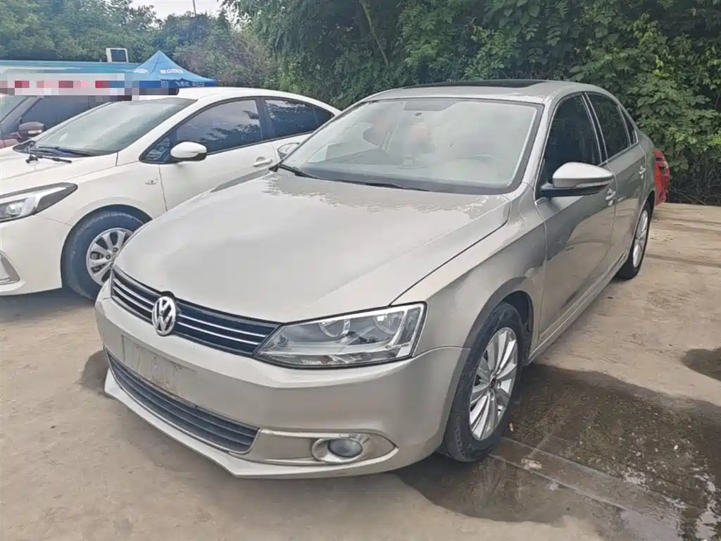 Volkswagen Sagitar 2014